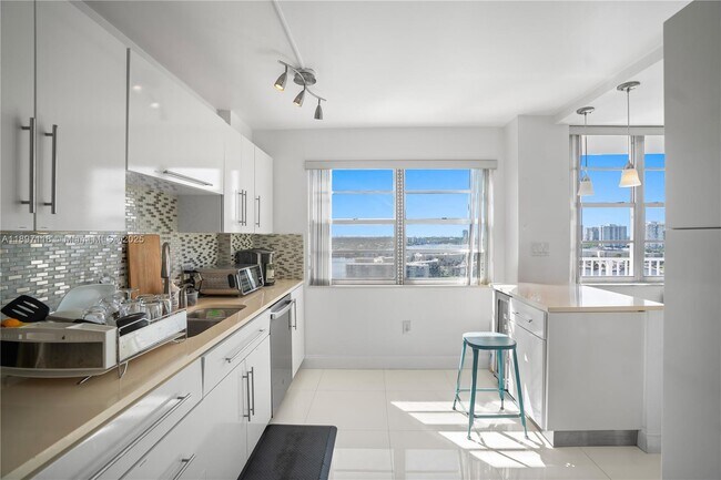 Building Photo - 2851 NE 183rd St