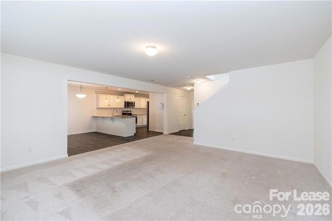 Building Photo - 824 Yorkshire Dr