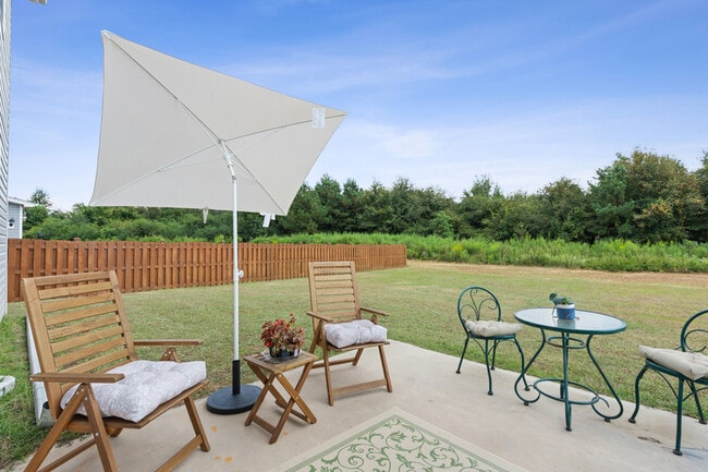 Building Photo - 152 Savannah Wood Rd