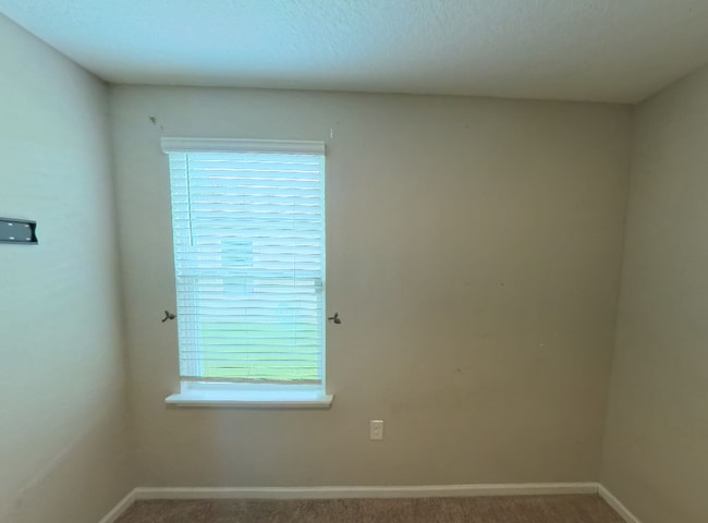 Building Photo - 70409 Winding River Dr