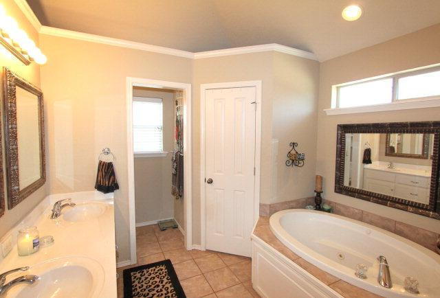 Building Photo - 3101 103rd St