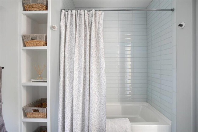 Building Photo - 169 Ruggles Ave