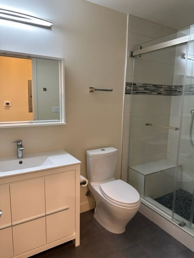 Building Photo - 536 S El Molino Ave