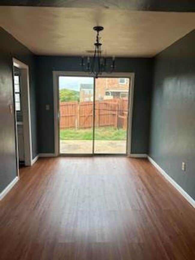Building Photo - Price Reduced!