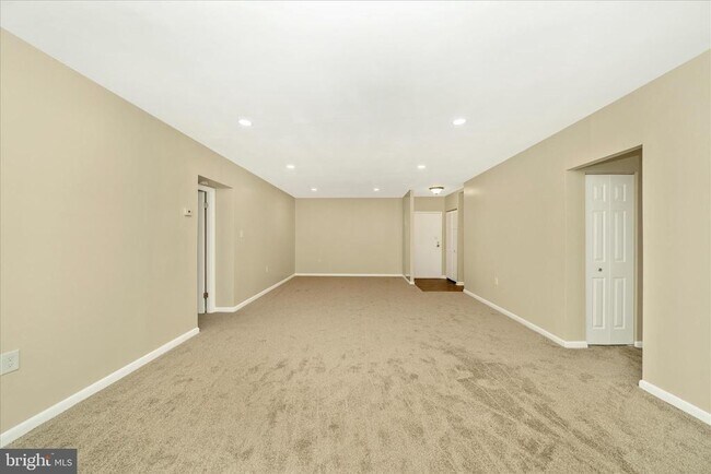 Building Photo - 6711 Park Heights Ave