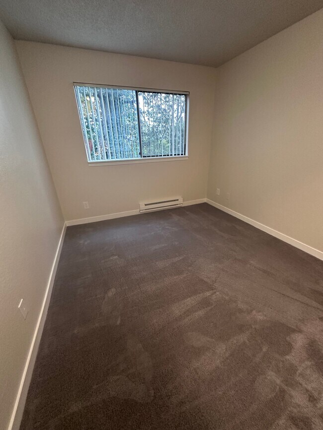 Building Photo - 3001 SW Avalon Way