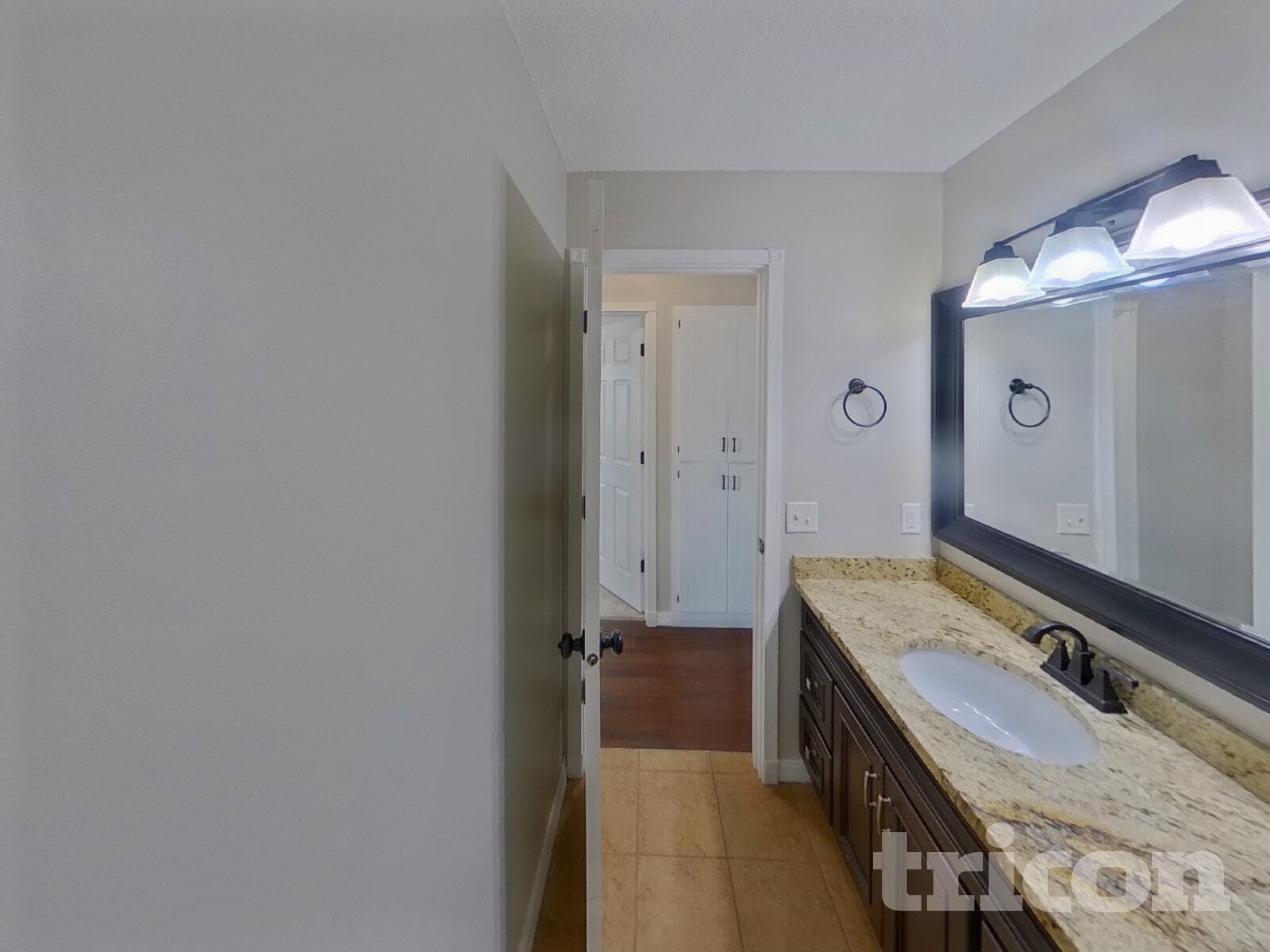 Building Photo - 1442 Laurel Ave