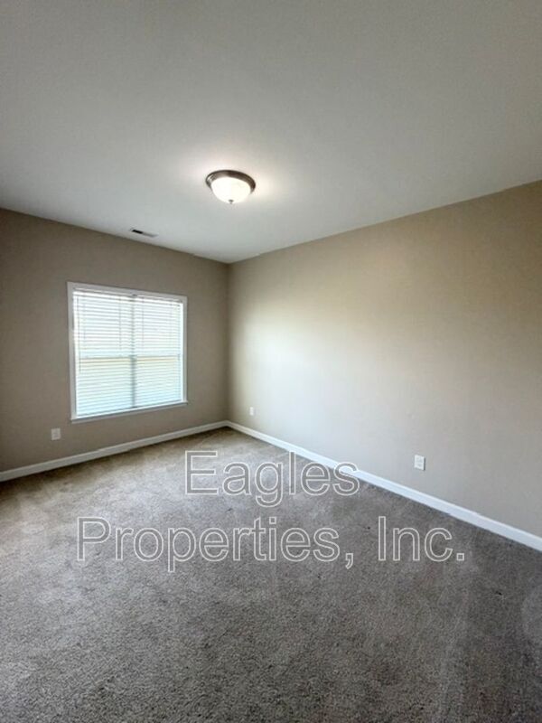 Building Photo - 328 N Landing Dr