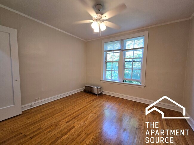 Building Photo - 1454 Oak Ave