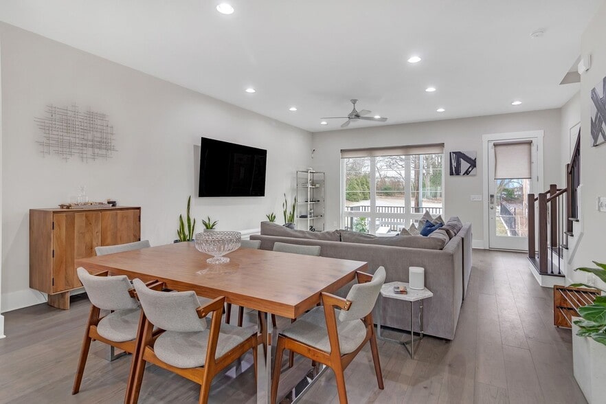 Building Photo - 687 Banton Dr NW