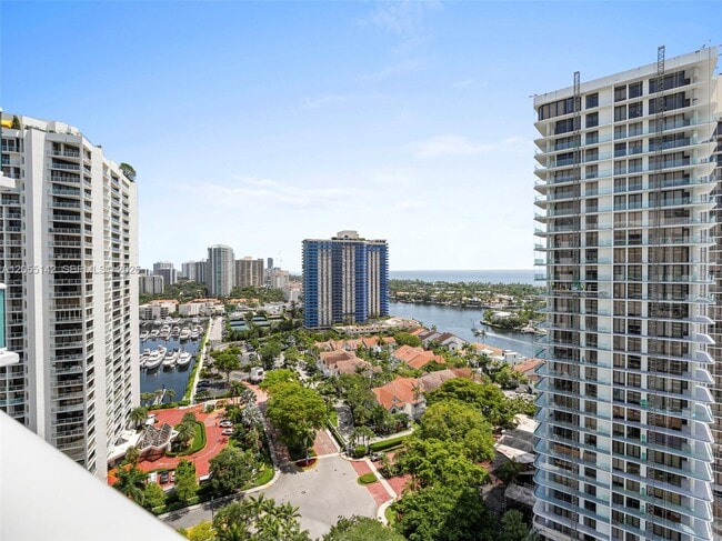 Building Photo - 19400 Turnberry Way