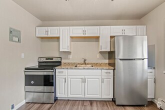 Building Photo - Remodeled and Old Colorado City under $1k