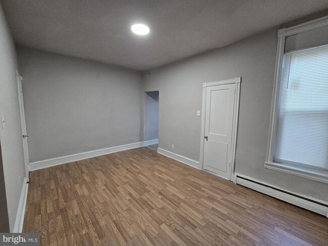 Building Photo - 5709 Leonard St