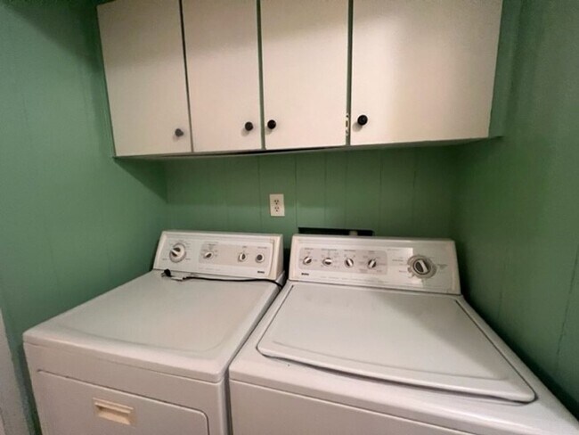Building Photo - 4 Bedroom doublewide with Garage/Workshop ...