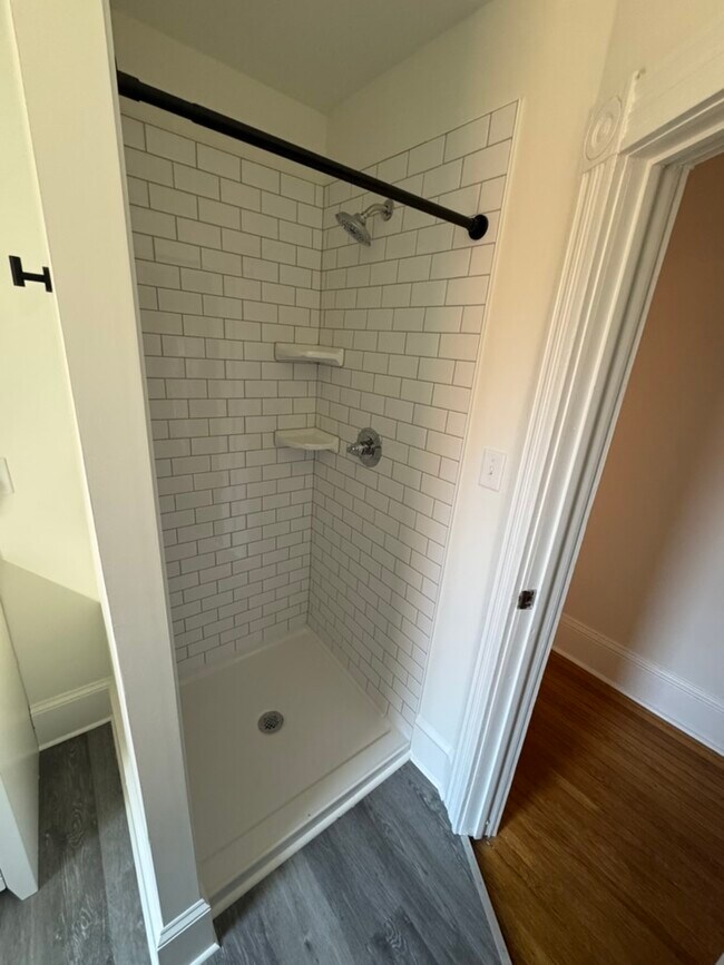 Building Photo - 126 College Ave