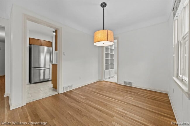 Building Photo - 4516 Robinwood Ave