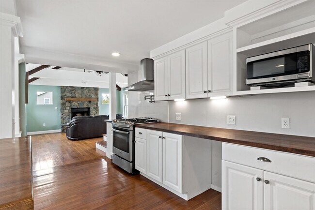 Building Photo - 539 Maple Ave