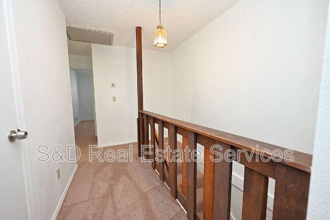 Building Photo - 2249 9th St SE