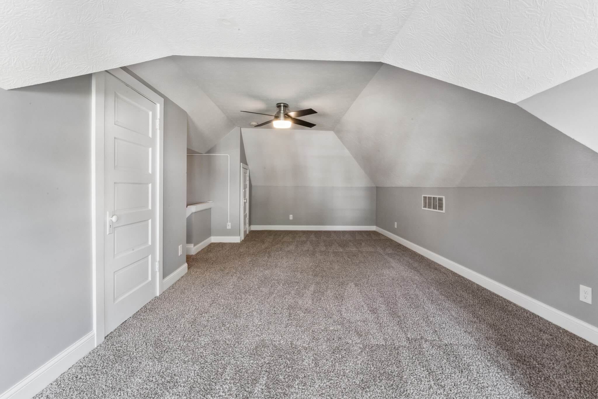 attic bedroom also has a ceiling fan - 382 Morrison Ave