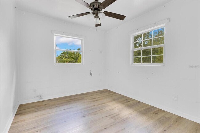 Building Photo - 1029 Colyer St