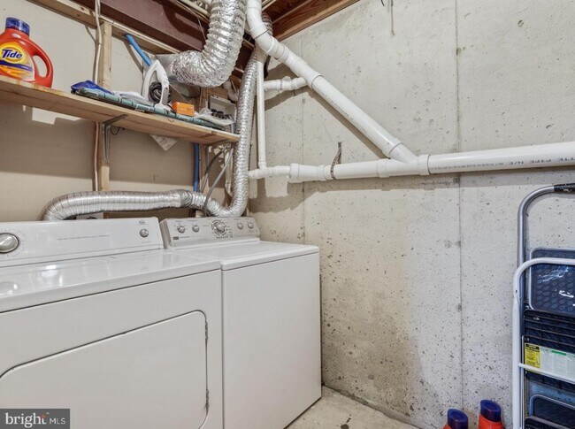 Building Photo - 2 W Kyla Marie Dr