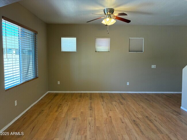 Building Photo - 6982 W Glenn Dr