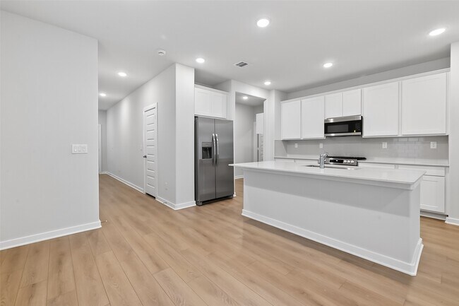 Building Photo - 8538 Blueberry Ash St