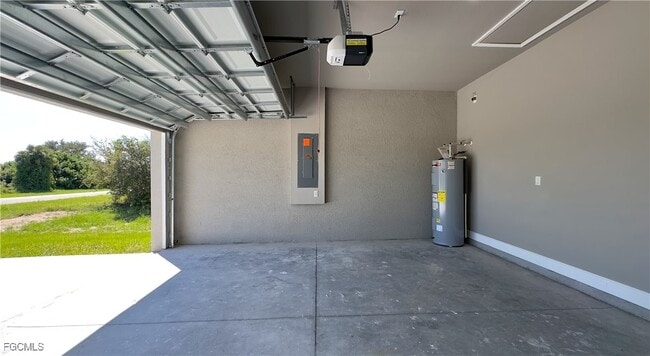 Building Photo - 8069 Sherwood Cir