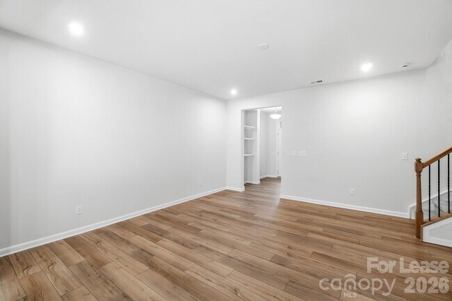 Building Photo - 14862 Tamarack Drive