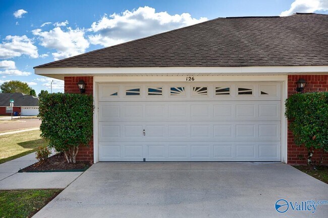 Building Photo - 126 Herrick Dr SW