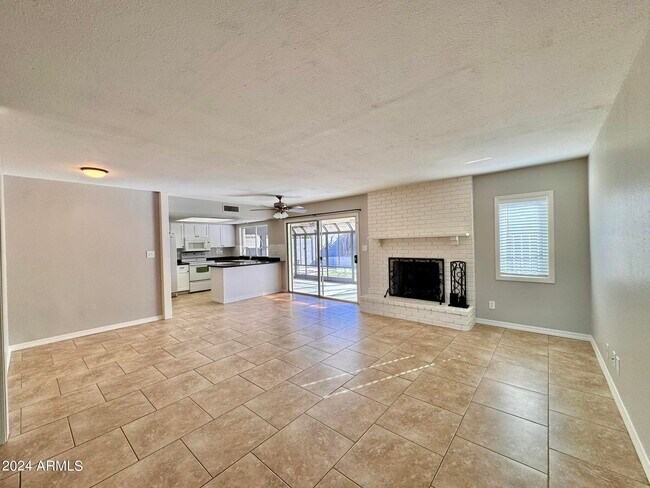 Building Photo - 10628 S 44th Pl