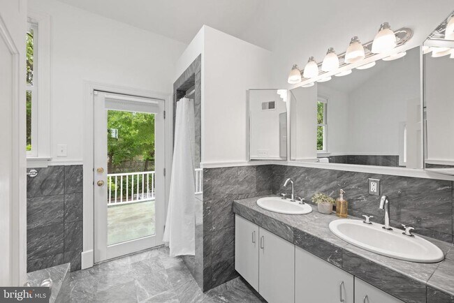 Building Photo - 4830 Brandywine St NW