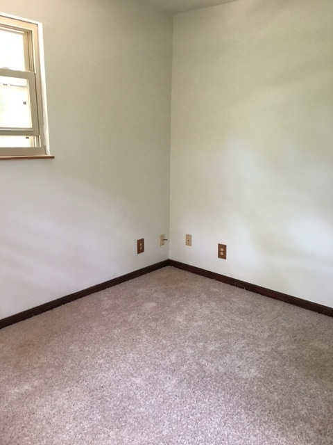 Building Photo - Two Bedroom One and Half bath home in Scot...