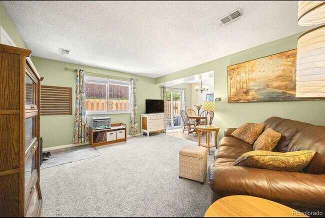 Building Photo - 9786 Orangewood Dr