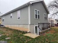 Building Photo - 6409 63rd Pl