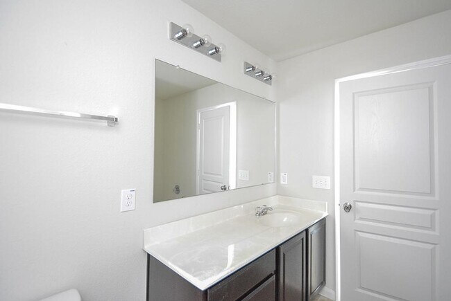 Building Photo - 5827 Banyan Oak Ct