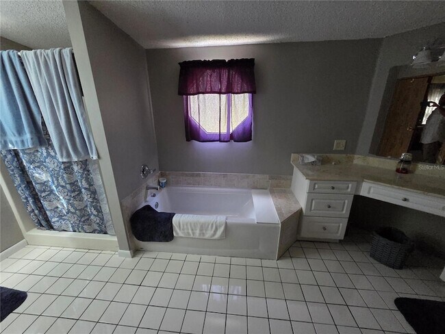 Building Photo - 470 Hilltop Ct