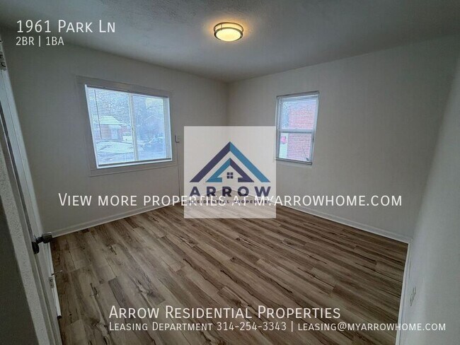 Building Photo - 1961 Park Ln