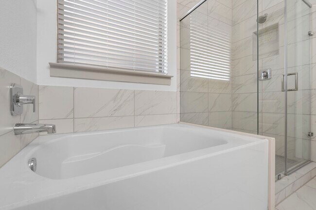 Building Photo - 28410 Hannahs Harbor Ln