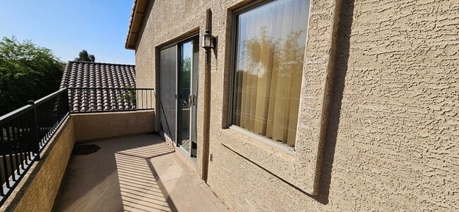 Building Photo - Spectacular 3-bedroom, 2.5 bathroom home For Rent in Tolleson!!