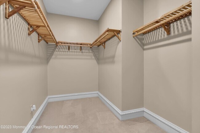 Building Photo - 1132 Oval Rd