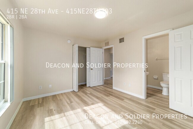 Building Photo - 415 NE 28th Ave