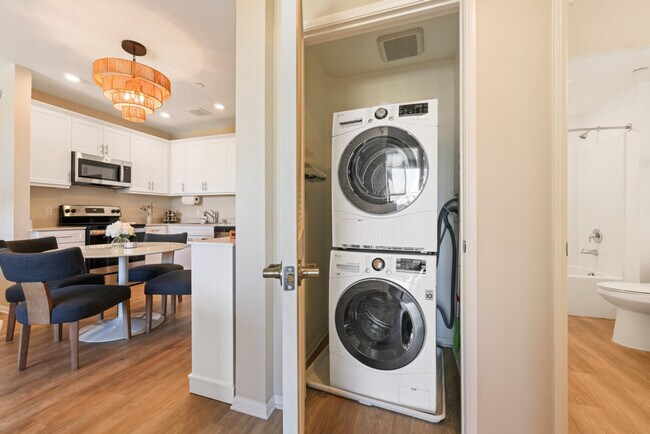 Building Photo - 4325 Ohio St