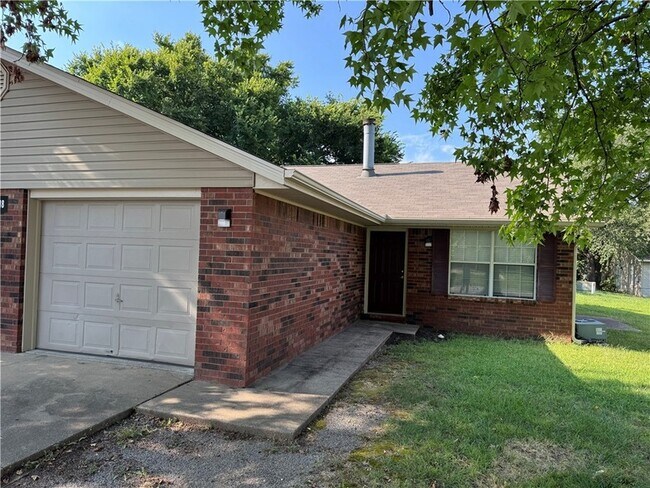 Primary Photo - 4418 W Franciscan Trail