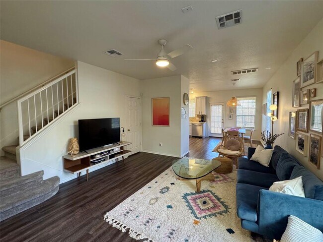 Building Photo - 16100 S Great Oaks Dr