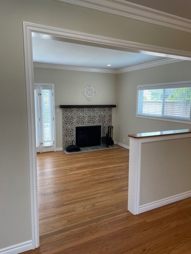 Building Photo - Beautiful Southwood Home for Lease