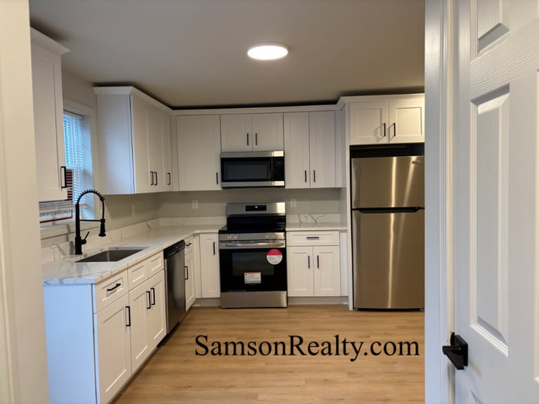 Building Photo - 39 Schofield St