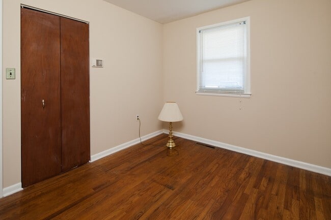 Building Photo - Ranch home near Christiana Hospital - Show...