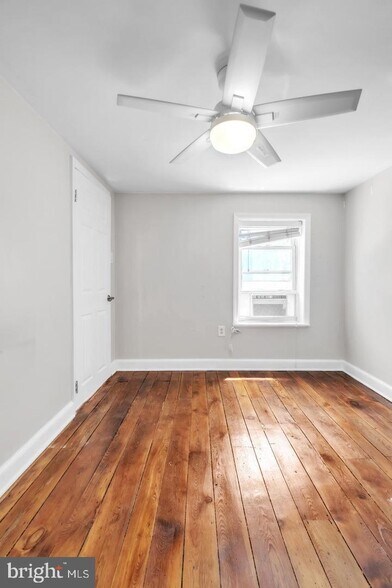Building Photo - 719 N Uber St