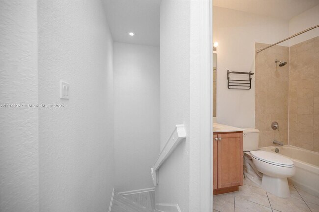 Building Photo - 11501 NW 89th St